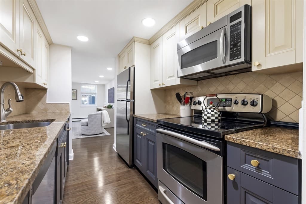 Condominium at 193 West Canton Street # 1, Boston MA 02116, photo 8 of 20