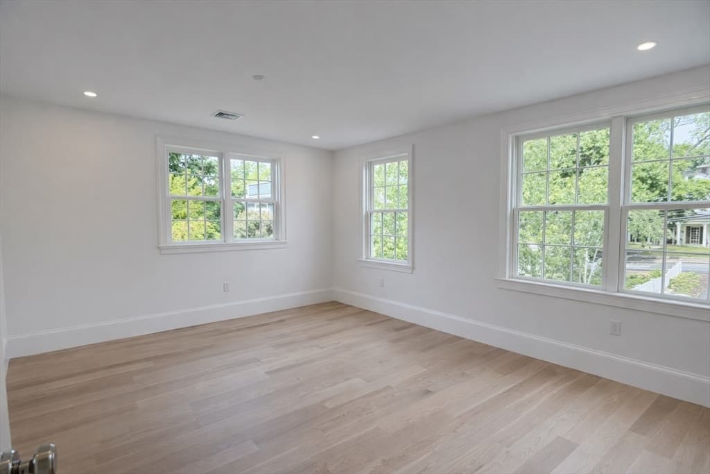 Condominium at 66 Pleasant Street # 2, Marblehead MA 01945, Marblehead, photo 13 of 17