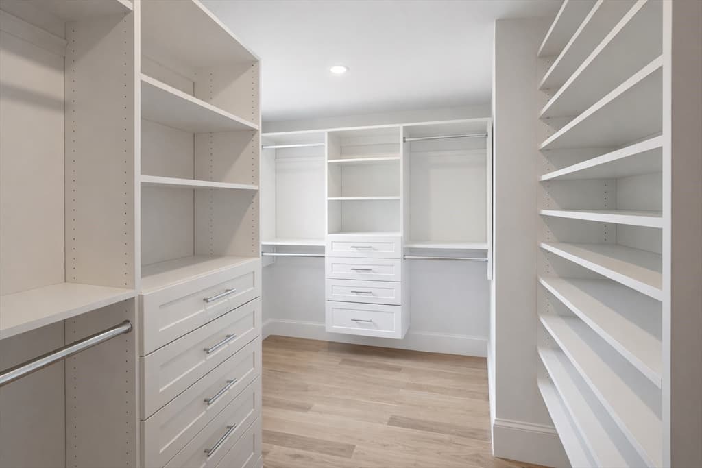 Condominium at 66 Pleasant Street # 2, Marblehead MA 01945, Marblehead, photo 16 of 17