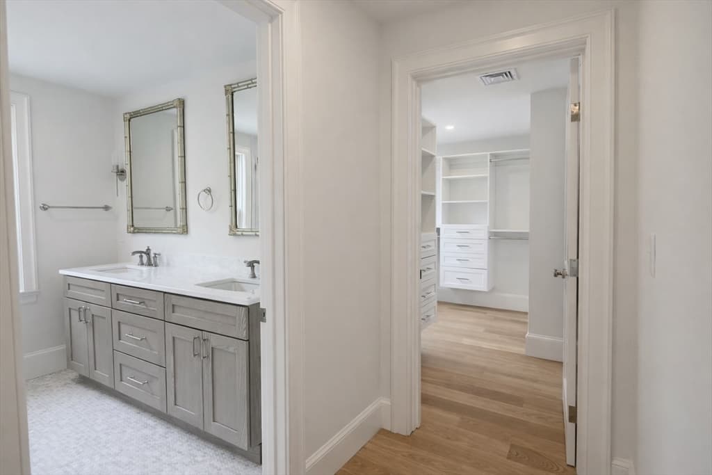 Condominium at 66 Pleasant Street # 2, Marblehead MA 01945, Marblehead, photo 12 of 17