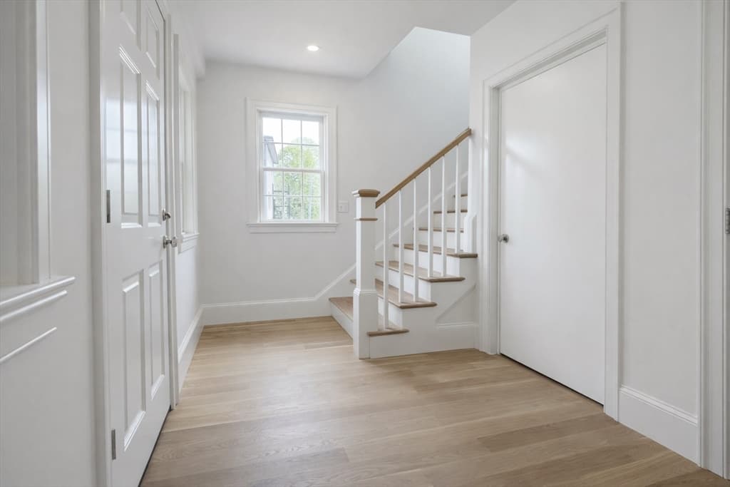 Condominium at 66 Pleasant Street # 2, Marblehead MA 01945, Marblehead, photo 3 of 17
