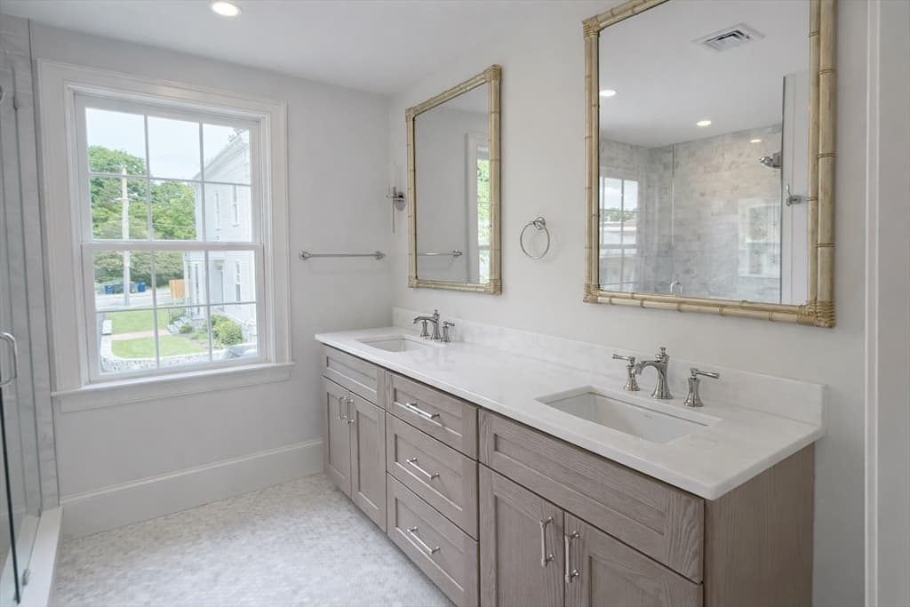 Condominium at 66 Pleasant Street # 2, Marblehead MA 01945, Marblehead, photo 14 of 17