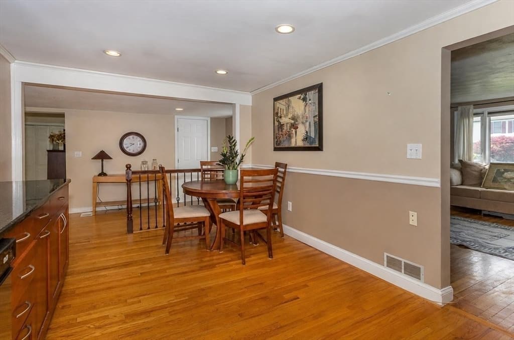 22 Middlesex Rd, Sharon MA 02067 photo 5