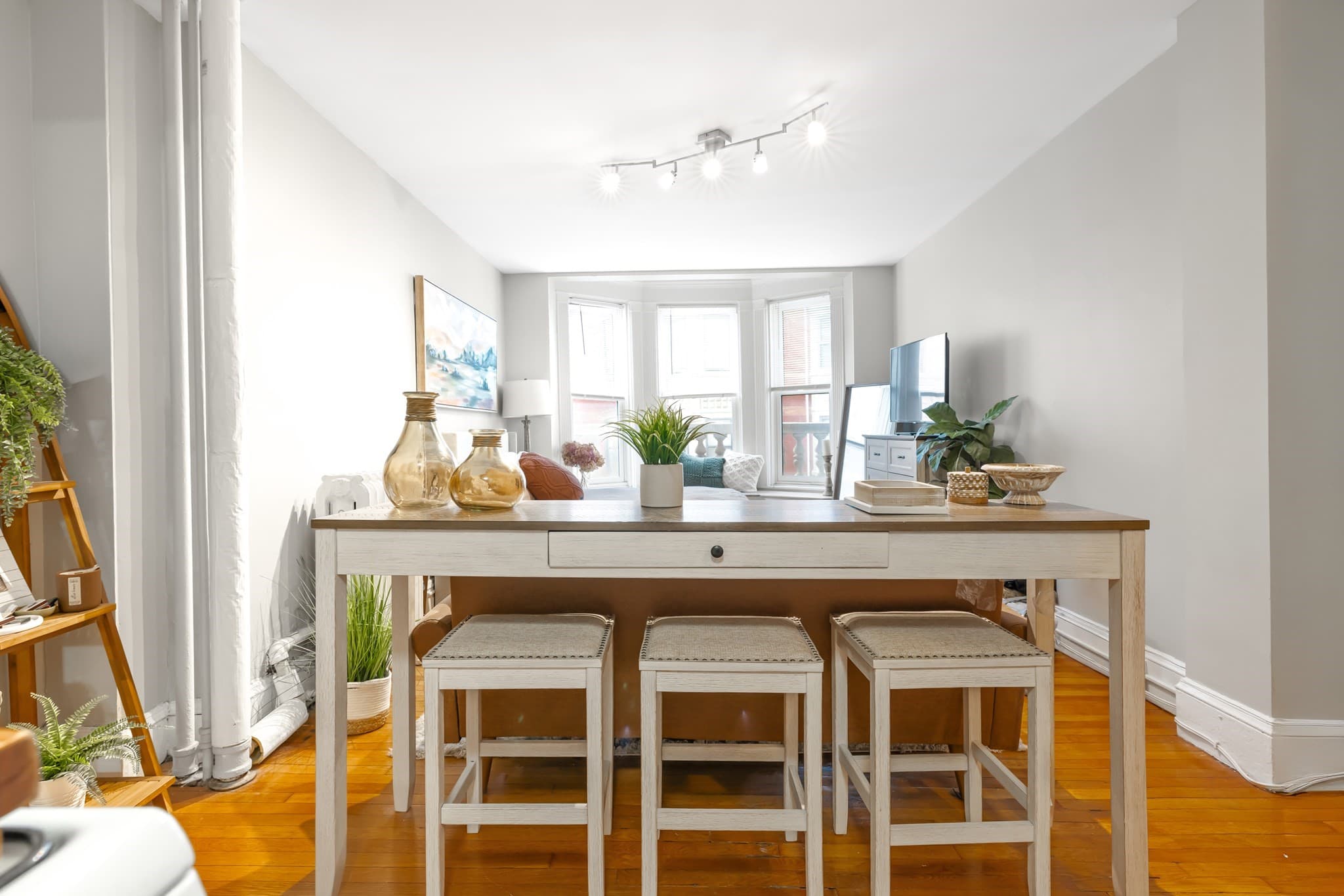 Condominium at 8 Garrison Street # 205, Boston MA 02116, photo 7 of 15