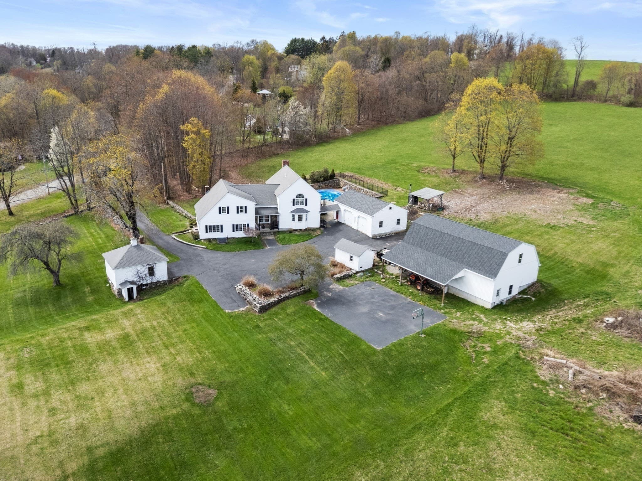 Residential at 63 Uxbridge Rd, Sutton MA 01590, photo 7 of 15