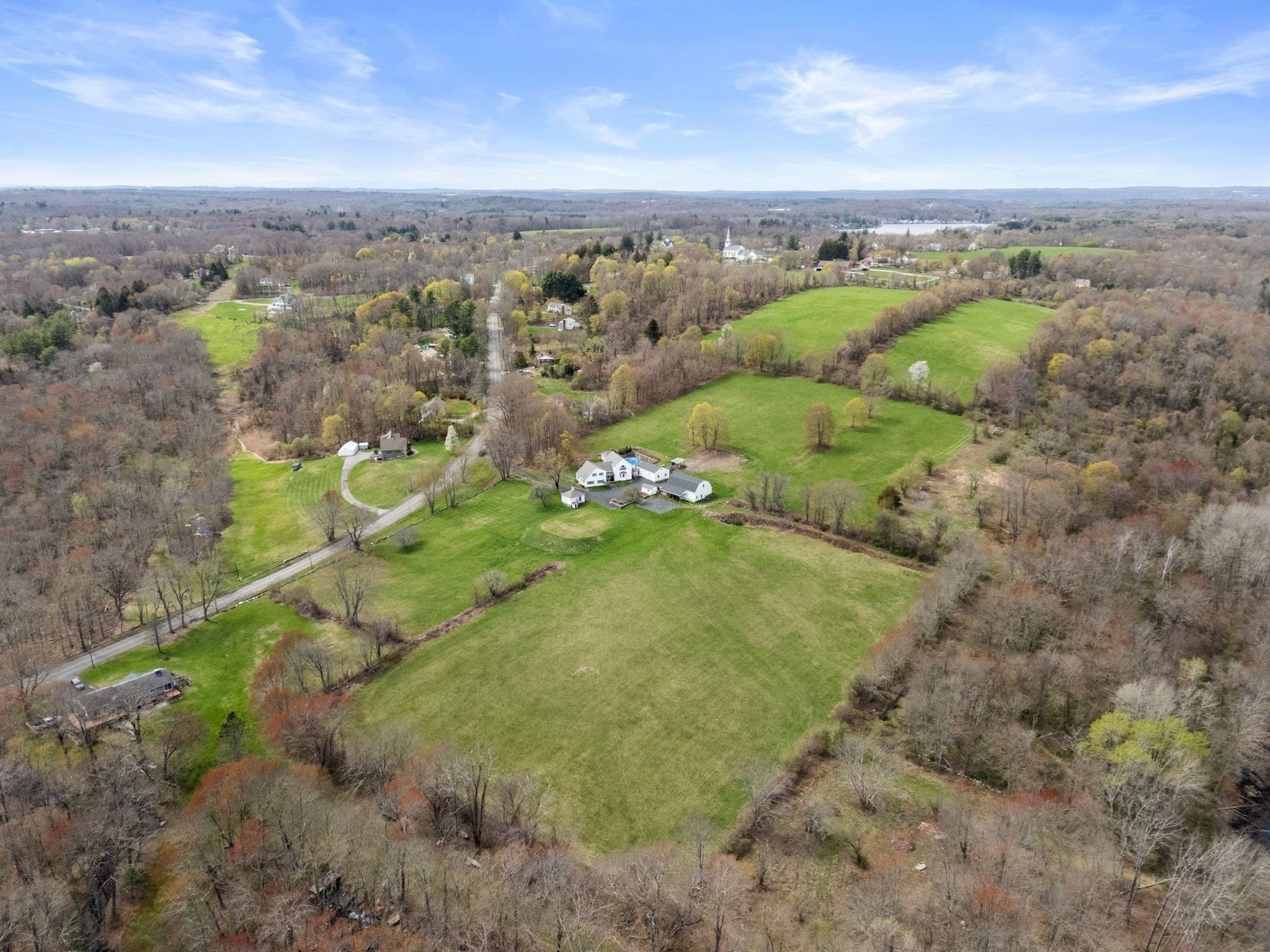 63 Uxbridge Rd, Sutton MA 01590