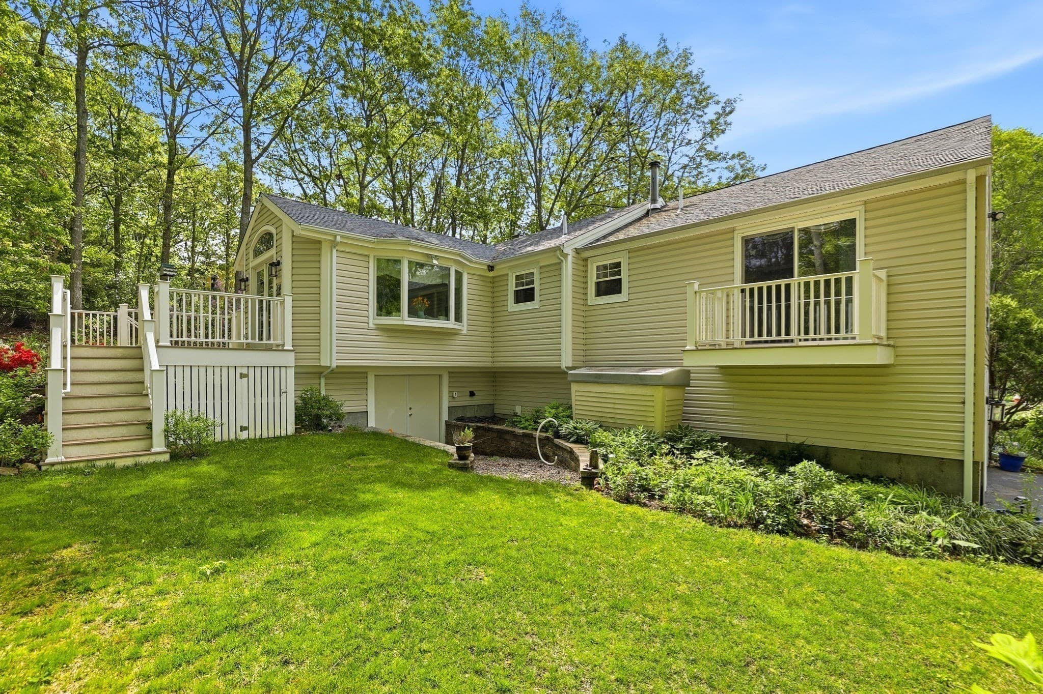 Single Family Residence at 17 Briggs Ave, Bourne MA 02532, photo 27 of 31