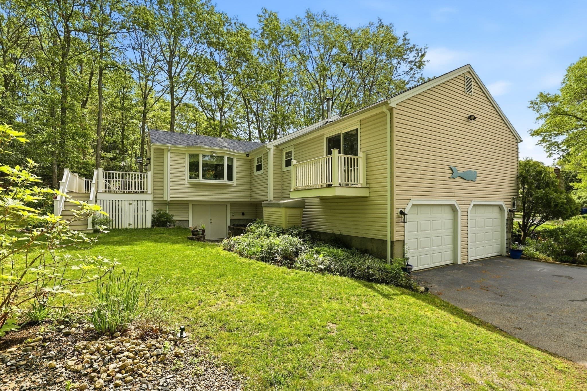 Single Family Residence at 17 Briggs Ave, Bourne MA 02532, photo 2 of 31