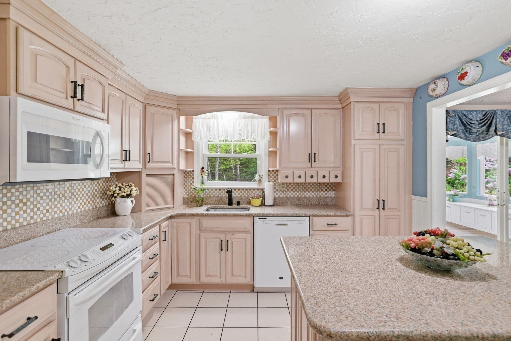 Single Family Residence at 17 Briggs Ave, Bourne MA 02532, photo 7 of 31