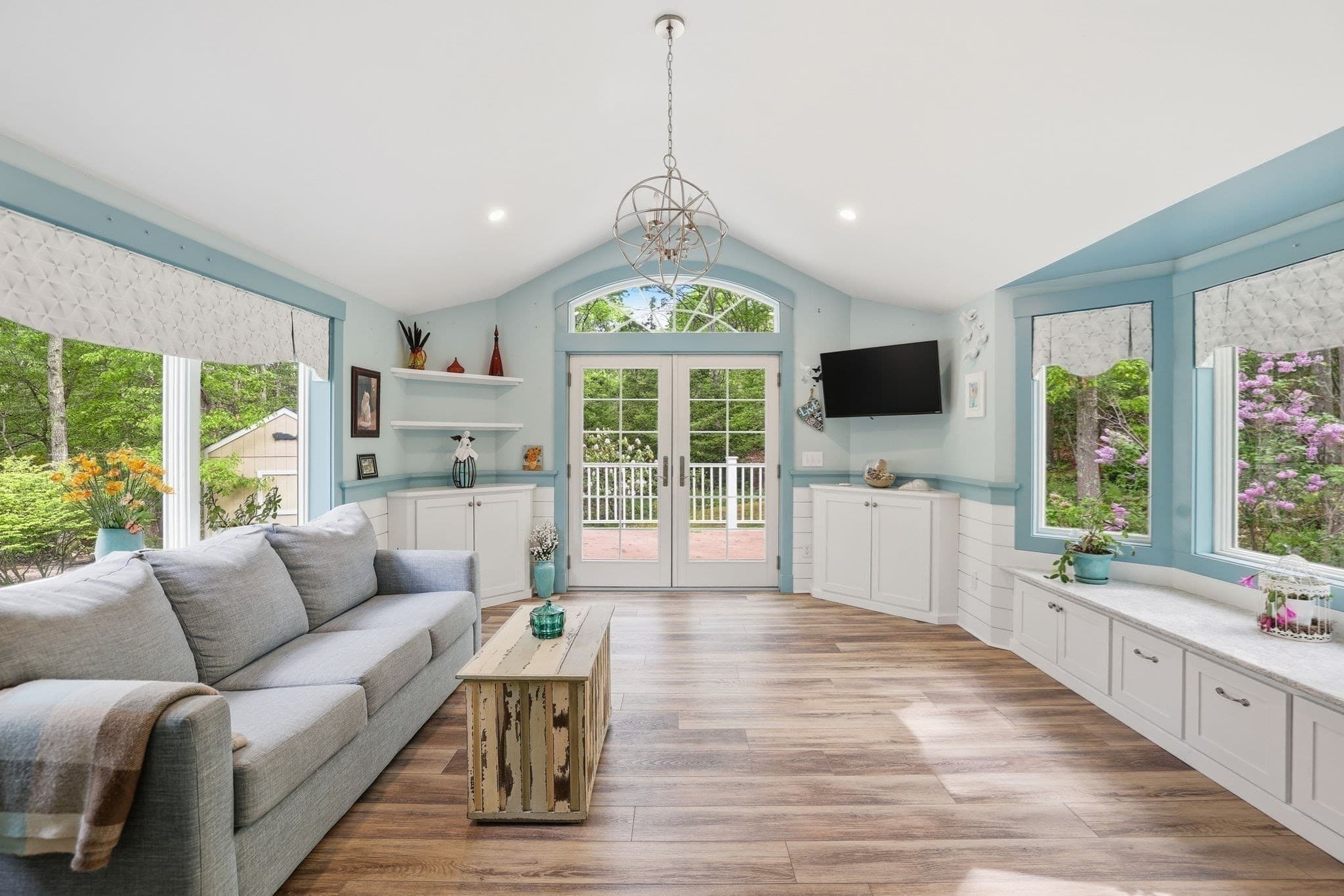 17 Briggs Ave, Bourne MA 02532