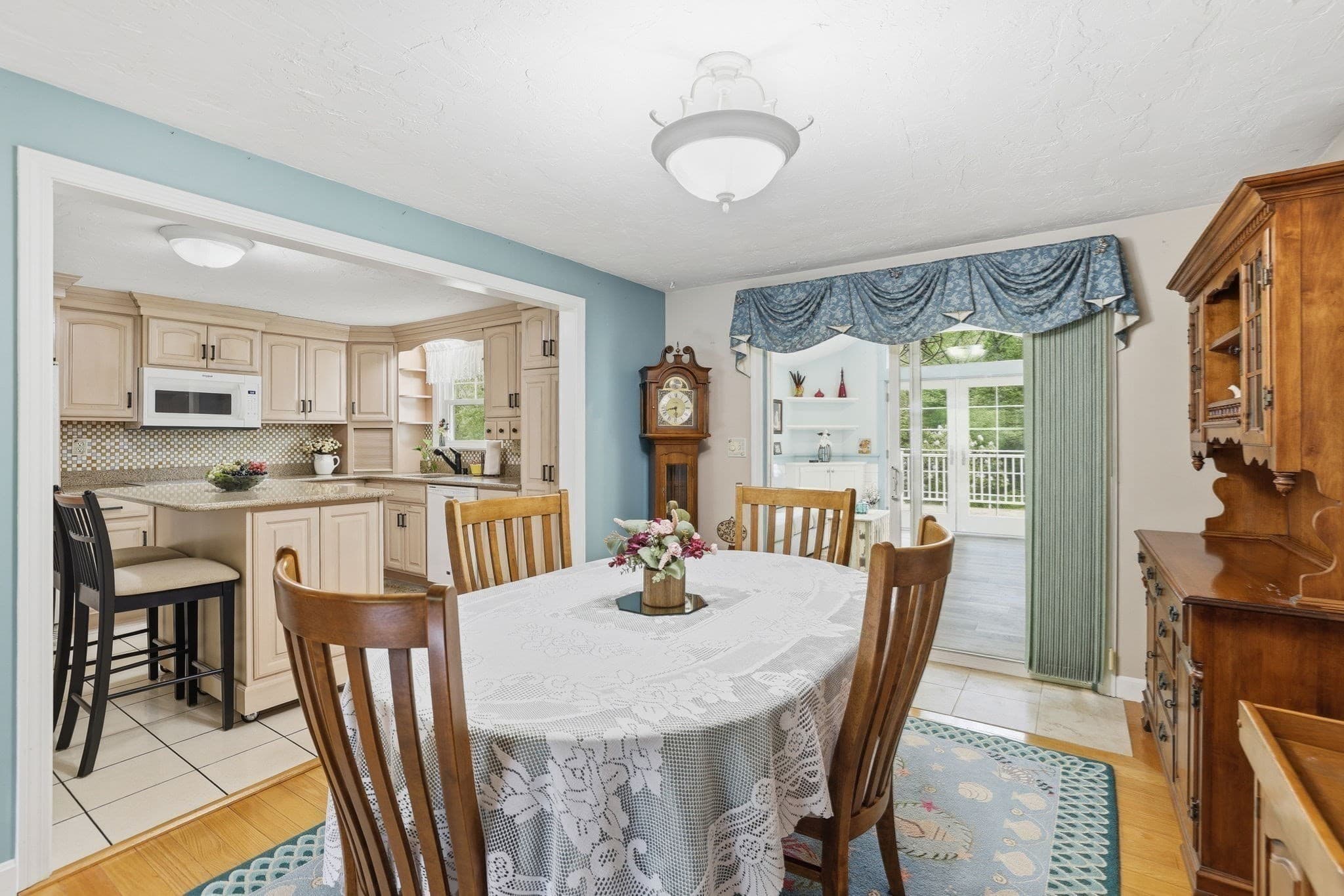 Single Family Residence at 17 Briggs Ave, Bourne MA 02532, photo 5 of 31