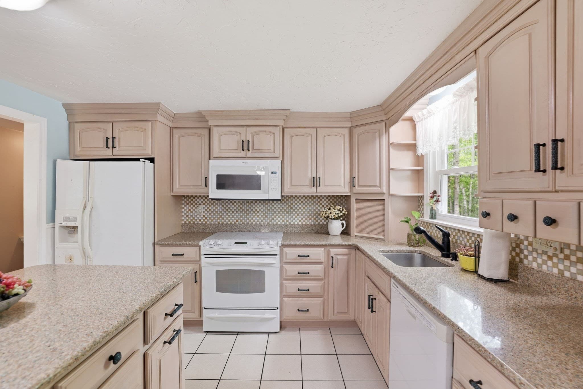 Single Family Residence at 17 Briggs Ave, Bourne MA 02532, photo 9 of 31