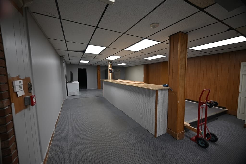 590 Dutton St, Lowell MA 01854 photo 22