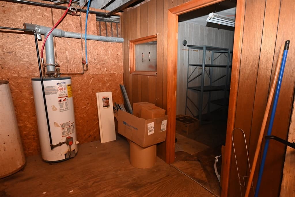 590 Dutton St, Lowell MA 01854 photo 9
