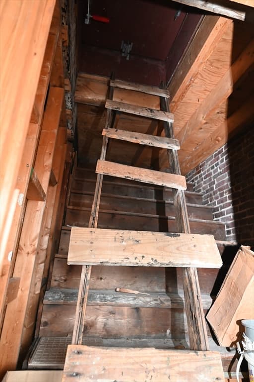 590 Dutton St, Lowell MA 01854 photo 18