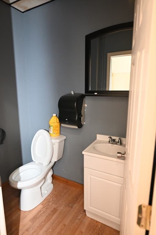 590 Dutton St, Lowell MA 01854 photo 8