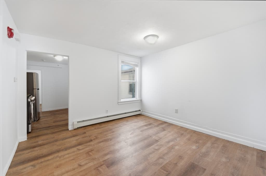 5-9 Family at 8 Cherry St, Lowell MA 01852, Lowell, photo 13 of 32