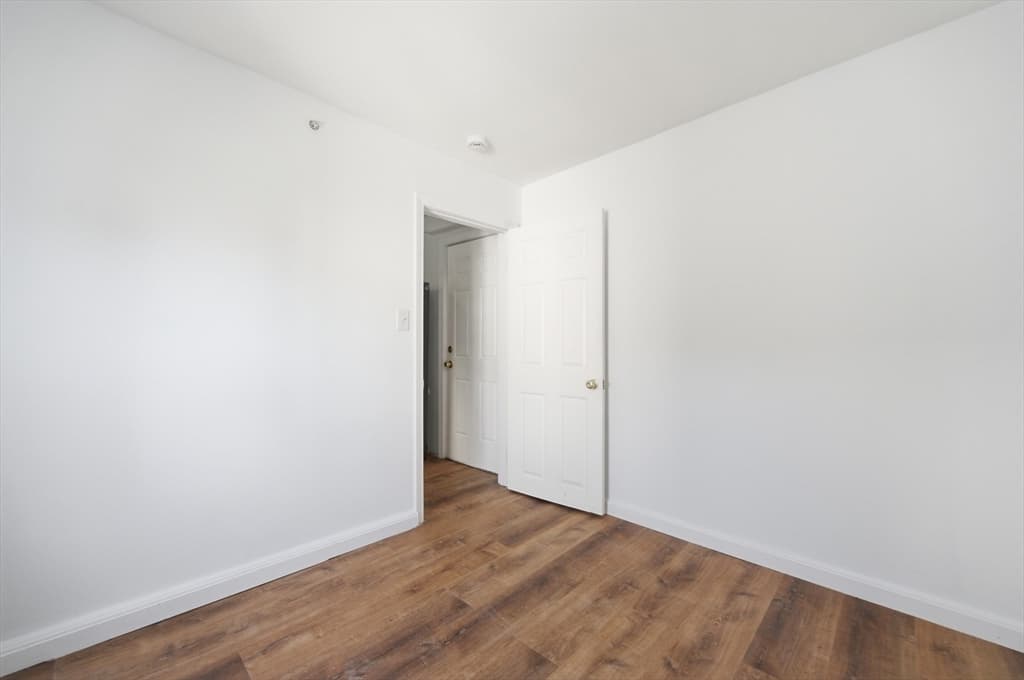 5-9 Family at 8 Cherry St, Lowell MA 01852, Lowell, photo 7 of 32