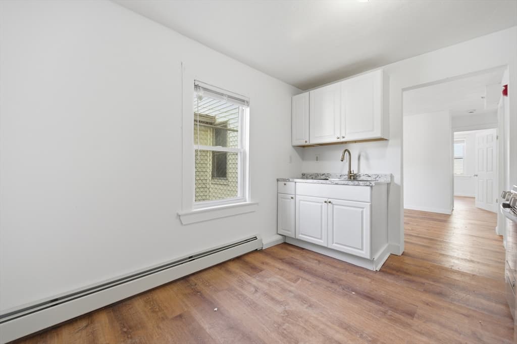 5-9 Family at 8 Cherry St, Lowell MA 01852, Lowell, photo 3 of 32
