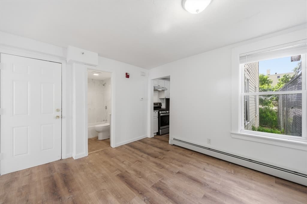5-9 Family at 8 Cherry St, Lowell MA 01852, Lowell, photo 5 of 32