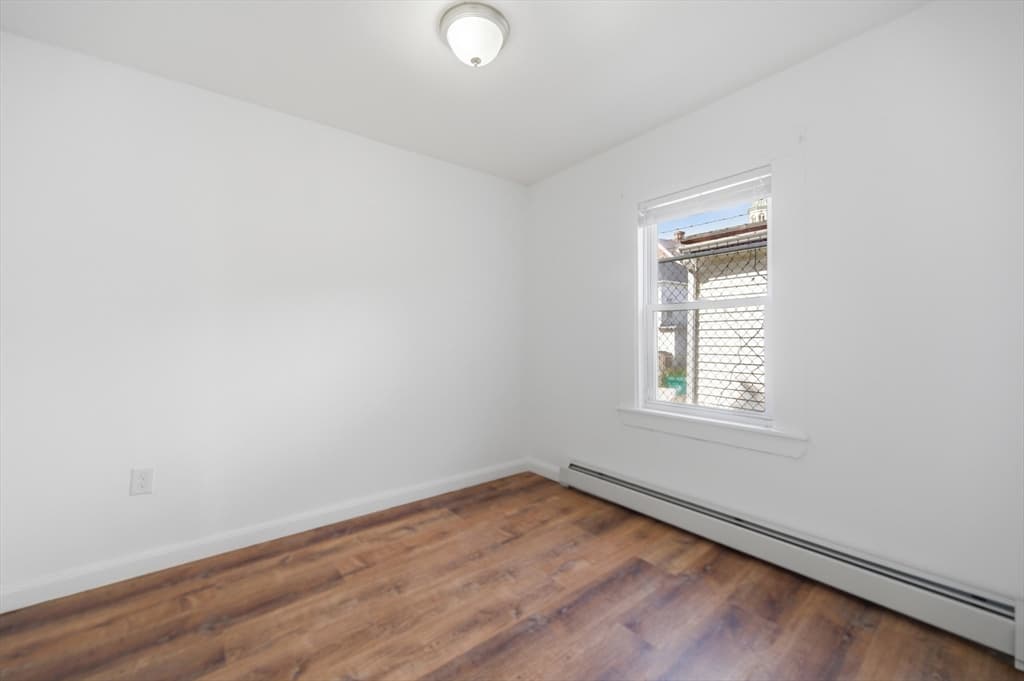5-9 Family at 8 Cherry St, Lowell MA 01852, Lowell, photo 9 of 32