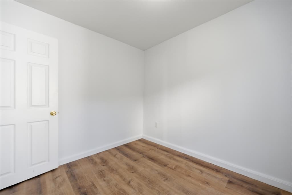 5-9 Family at 8 Cherry St, Lowell MA 01852, Lowell, photo 8 of 32