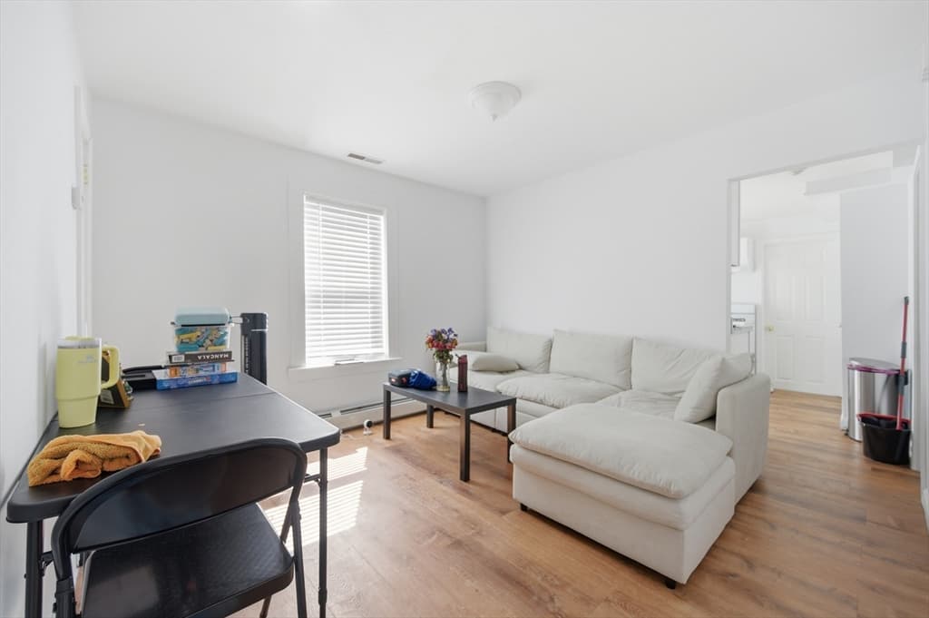 5-9 Family at 8 Cherry St, Lowell MA 01852, Lowell, photo 21 of 32