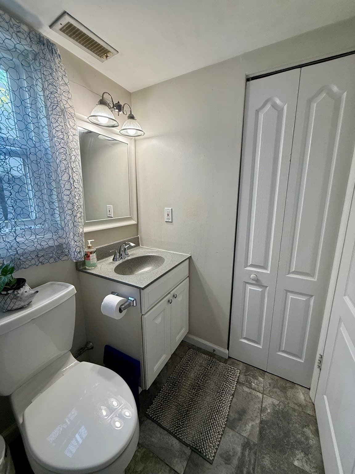 Condominium at 1810 Highland Ave # 4A, Fall River MA 02720, photo 9 of 32