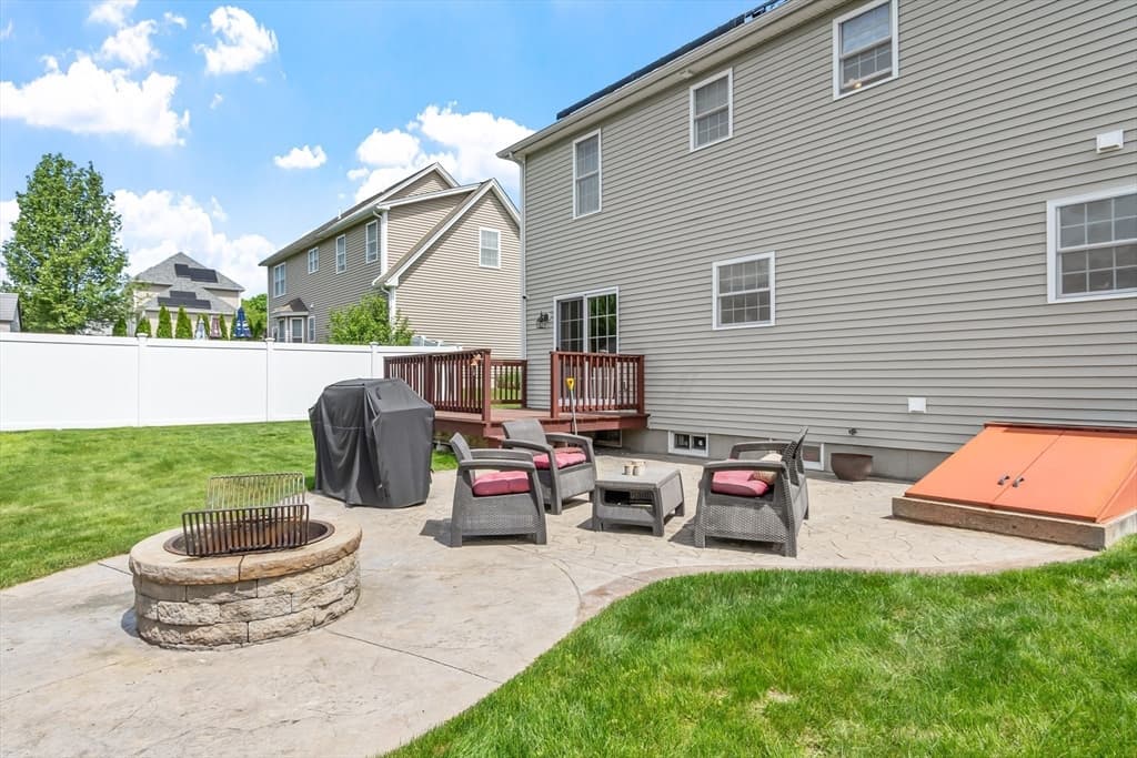 Single Family Residence at 13 Ballard Ct, Leominster MA 01453, photo 23 of 38