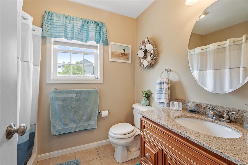 Single Family Residence at 13 Ballard Ct, Leominster MA 01453, photo 20 of 38