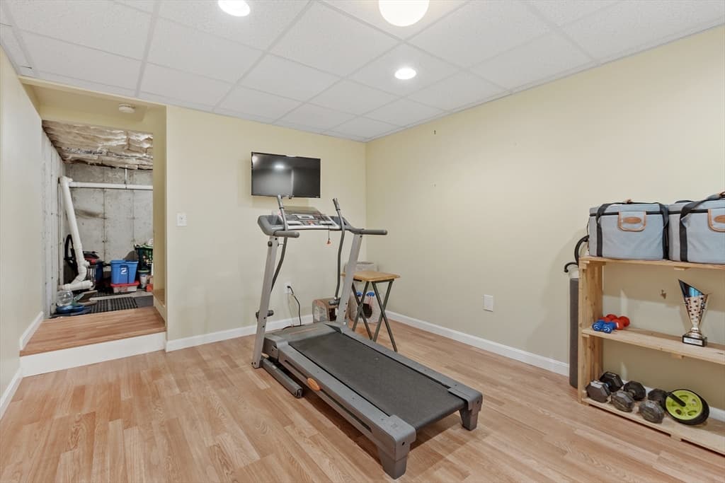 Single Family Residence at 13 Ballard Ct, Leominster MA 01453, photo 10 of 38
