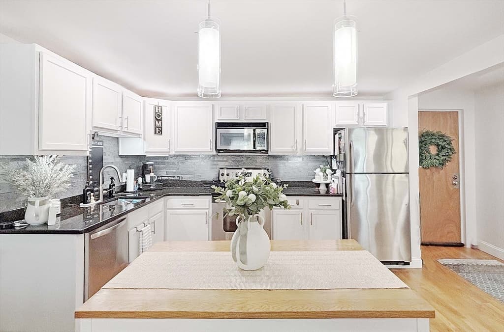Condominium at 44 Lafayette Ave # 503, Chelsea MA 02150, Chelsea, photo 4 of 11