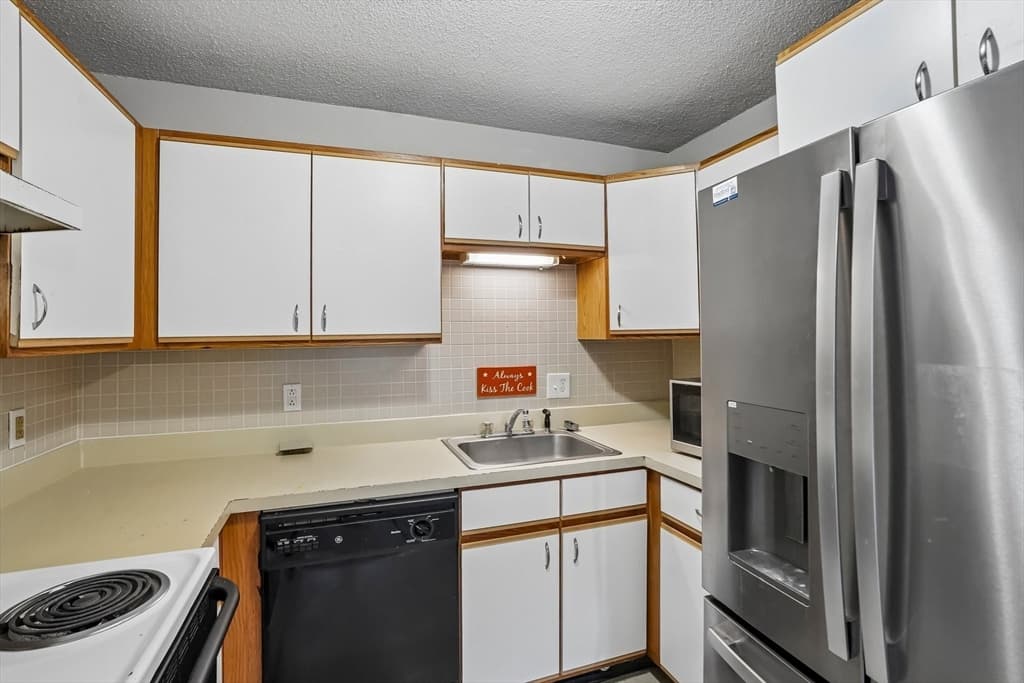 Condominium at 10 Rutledge St # 2H, Worcester MA 01604, photo 3 of 11