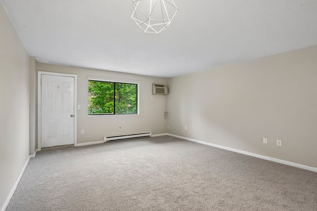 Condominium at 10 Rutledge St # 2H, Worcester MA 01604, photo 5 of 11