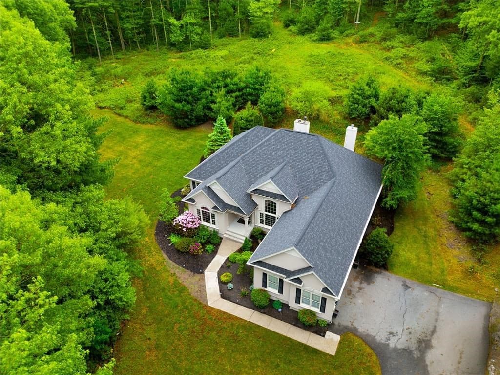 Single Family Residence at 4 Hart Pond Drive, North Smithfield RI 02896, North Smithfield, photo 32 of 36