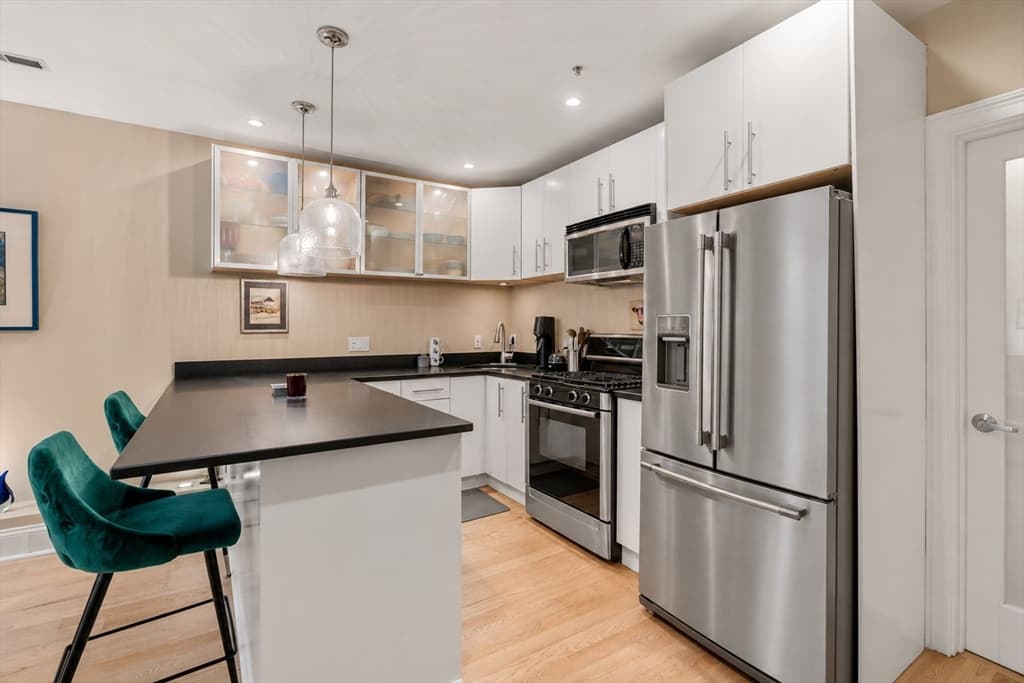 Condominium at 290 Columbus Ave # 1, Boston MA 02116, photo 12 of 18