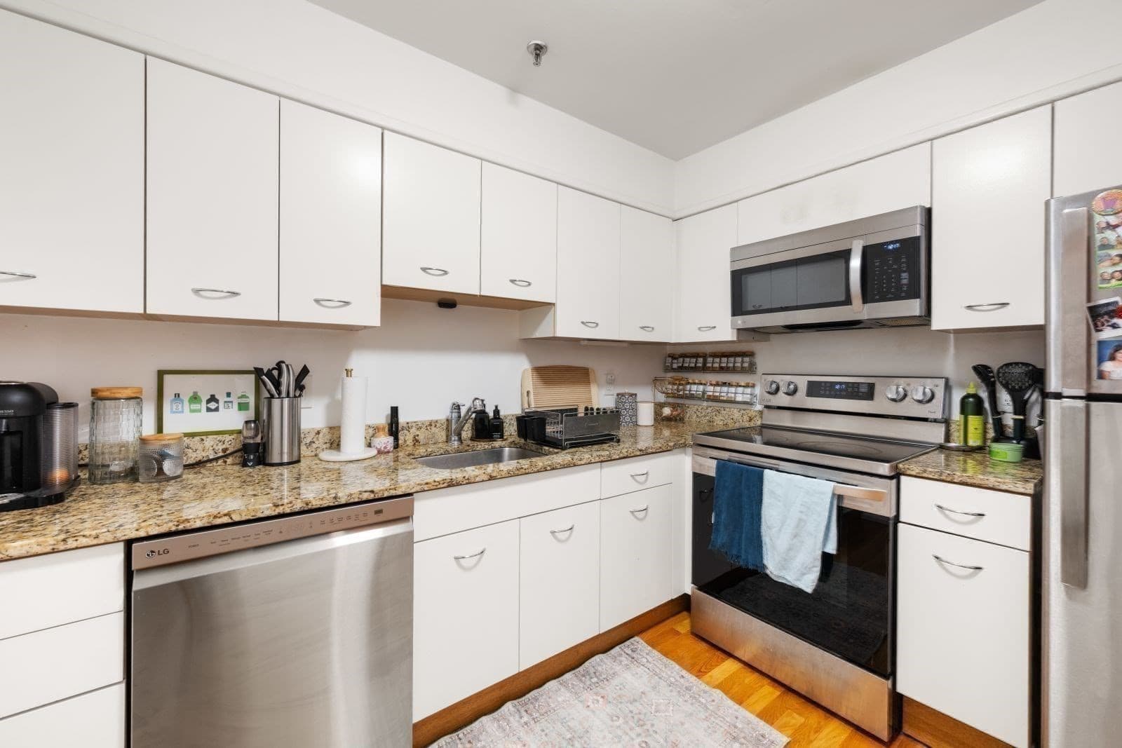Condominium at 350 North Street # 403, Boston MA 02109, photo 7 of 31