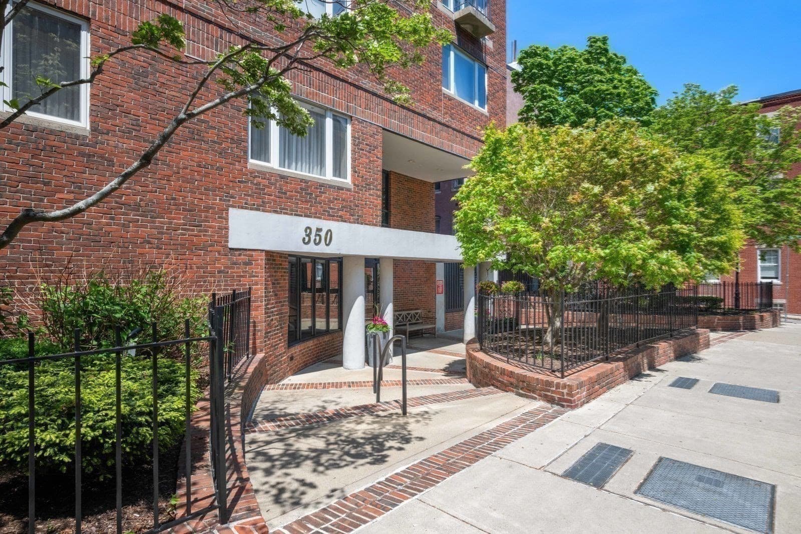 Condominium at 350 North Street # 403, Boston MA 02109, photo 29 of 31
