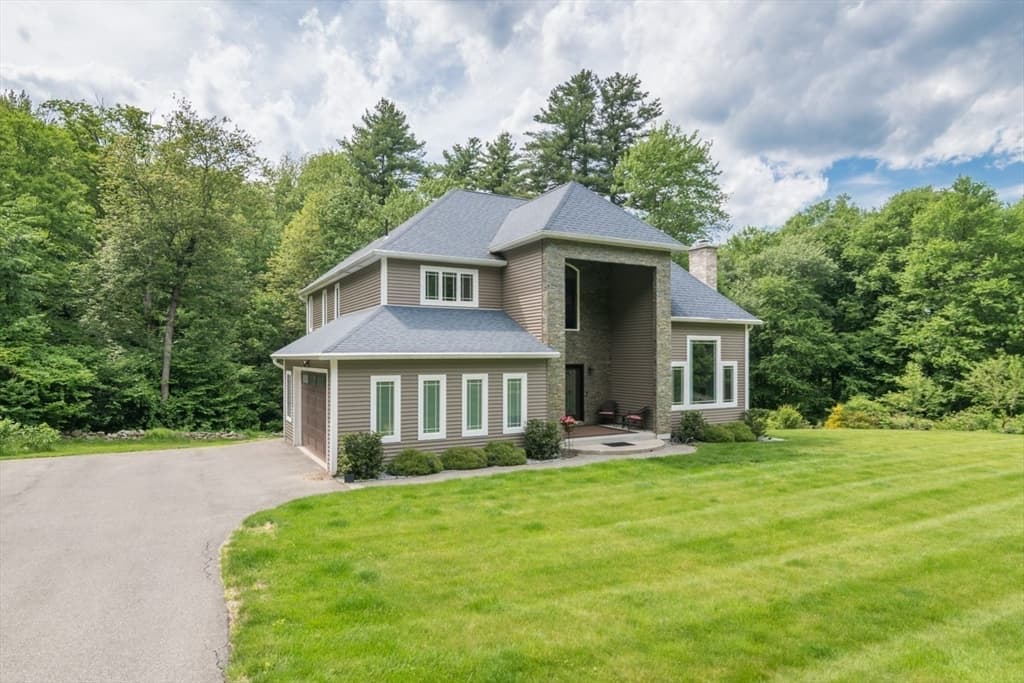 Single Family Residence at 270 Barton Ave, Belchertown MA 01007, photo 2 of 42