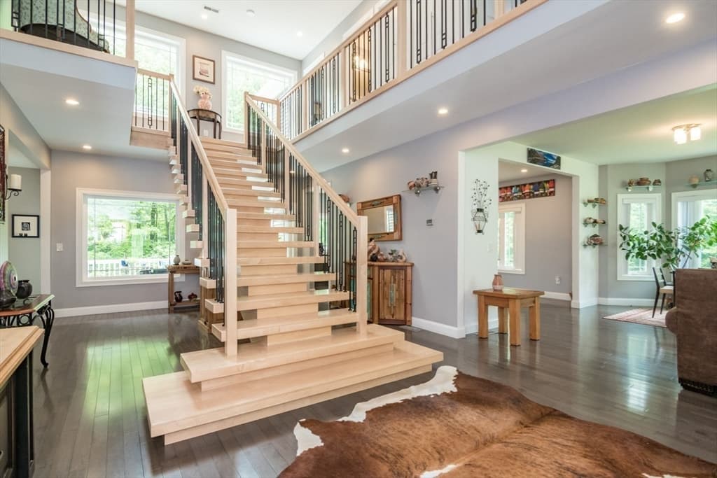 Single Family Residence at 270 Barton Ave, Belchertown MA 01007, photo 5 of 42