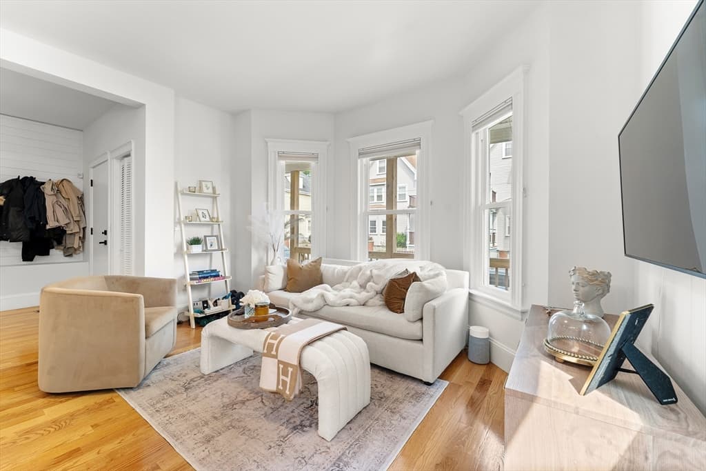 Condominium at 54 Bloomfield St # 1, Boston MA 02124, photo 2 of 23