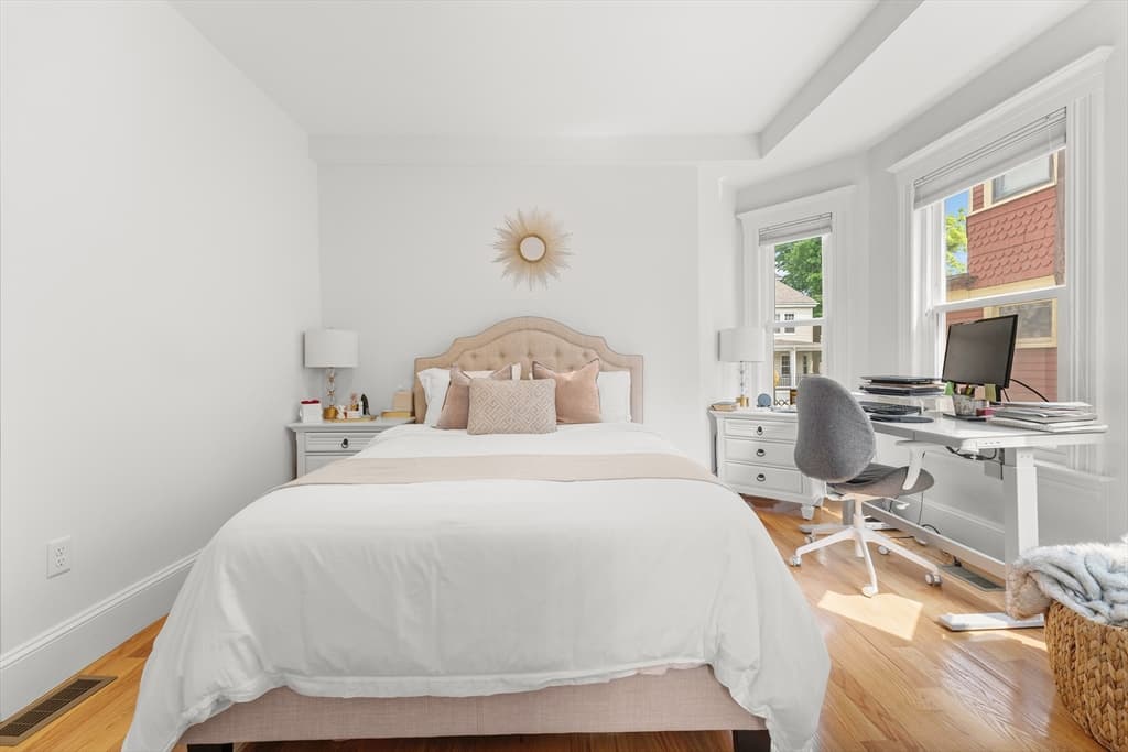 Condominium at 54 Bloomfield St # 1, Boston MA 02124, photo 13 of 23