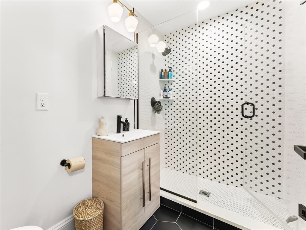 Condominium at 54 Bloomfield St # 1, Boston MA 02124, photo 12 of 23