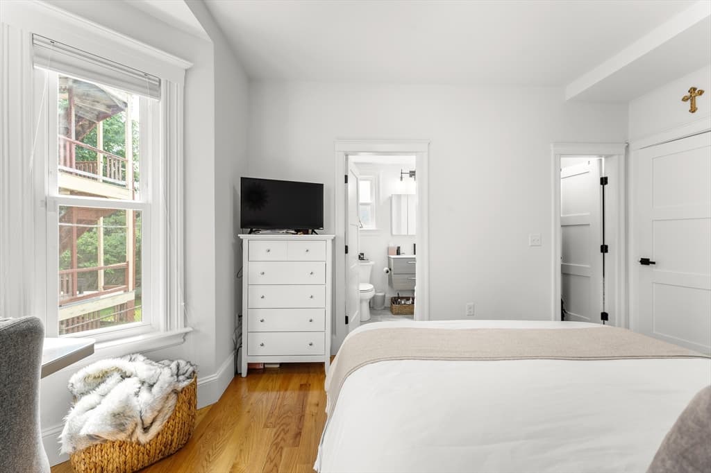 Condominium at 54 Bloomfield St # 1, Boston MA 02124, photo 14 of 23