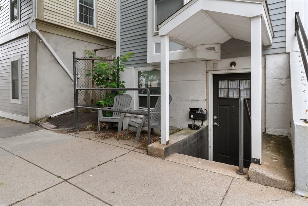 Condominium at 314 W 4th # 1, Boston MA 02127, Boston, photo 12 of 12