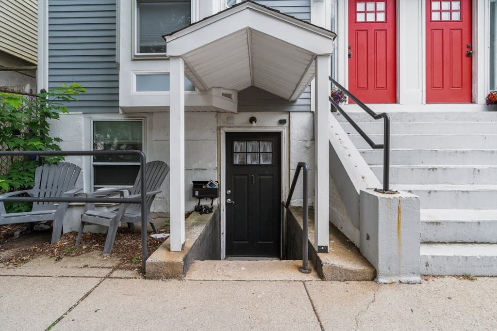 314 W 4th # 1, Boston MA 02127