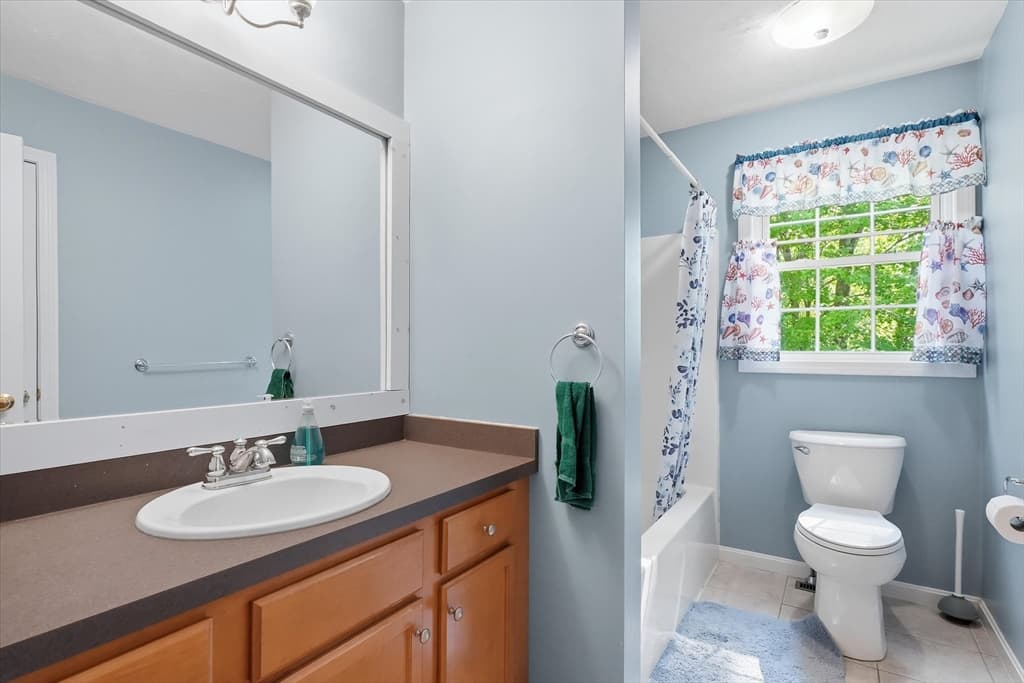 Single Family Residence at 206 Washington St, Northbridge MA 01534, Northbridge, photo 27 of 40