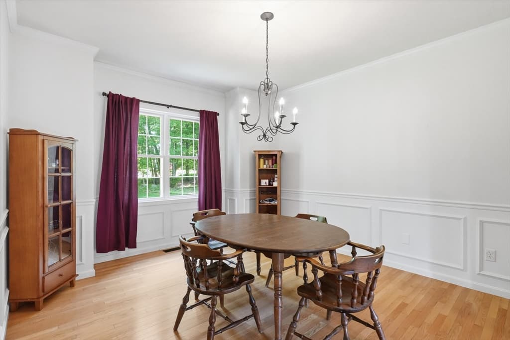 Single Family Residence at 206 Washington St, Northbridge MA 01534, Northbridge, photo 7 of 40
