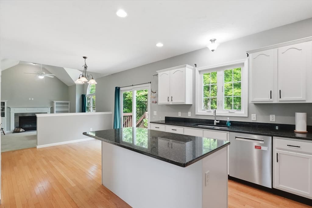 Single Family Residence at 206 Washington St, Northbridge MA 01534, Northbridge, photo 10 of 40