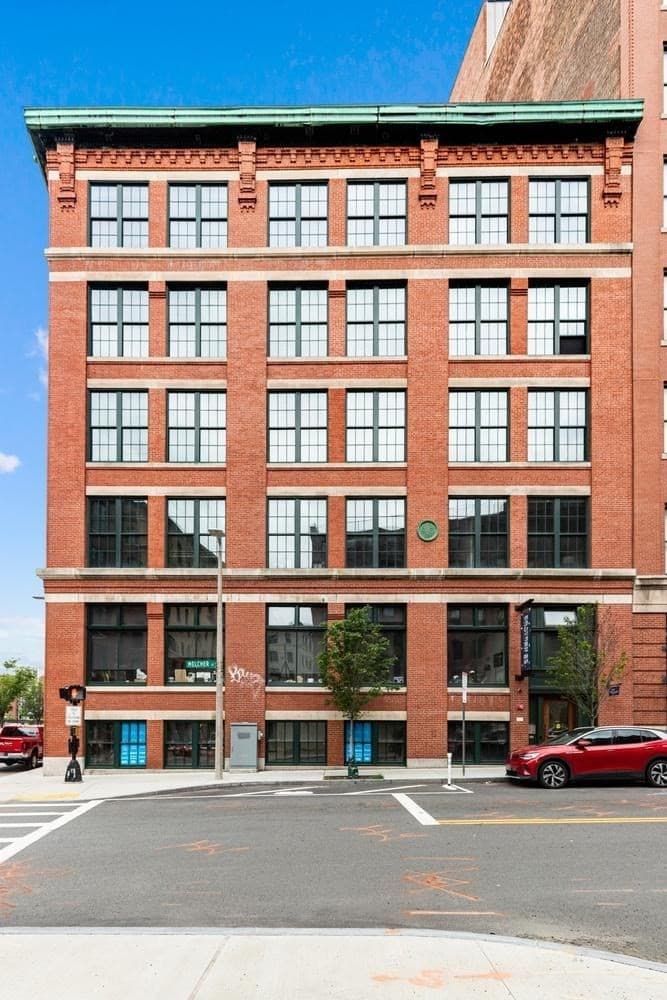 Condominium at 63 Melcher St. # 301, Boston MA 02210, photo 17 of 18